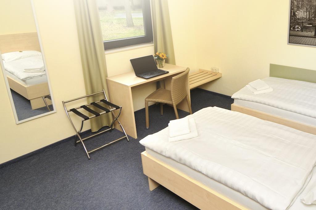 Hotel Airporthotel 3*