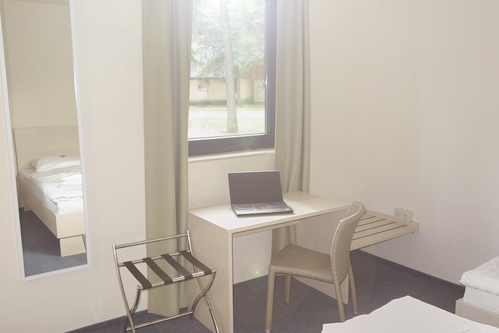 Hotel Airporthotel 3*